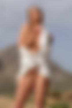 [photodromm.com] 2018-11/[photodromm.com] - 2018.11.06 - Darina - The Promenade (x50) 2000x3000/10l.jpg