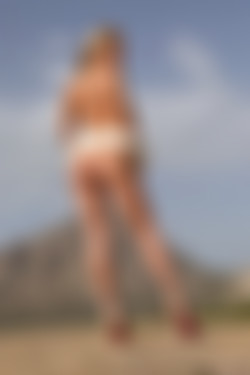 [photodromm.com] 2018-11/[photodromm.com] - 2018.11.06 - Darina - The Promenade (x50) 2000x3000/12l.jpg