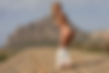 [photodromm.com] 2018-11/[photodromm.com] - 2018.11.06 - Darina - The Promenade (x50) 2000x3000/16l.jpg