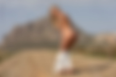[photodromm.com] 2018-11/[photodromm.com] - 2018.11.06 - Darina - The Promenade (x50) 2000x3000/17l.jpg