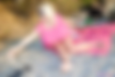 beshine picture sets/2010/2010.05.22 - Big Tits Entertainer Beshine At The Beach(1)/2010.05.22 - Big Tits Entertainer Beshine At The Beach/0025.jpg