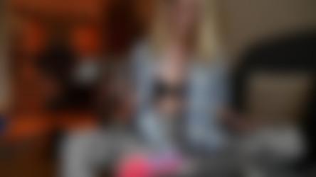 Carly Rae videos [OnlyFans.com]/[0258462] Getting friendly with my big rock hard black..... Bong. [2017-05-30].mp4