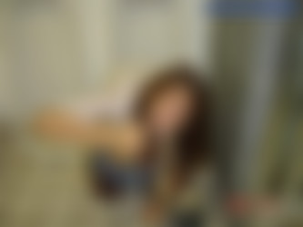 Drunk Girls Pissing In Unconventional Places/199954394XuHMAJ_ph.jpg