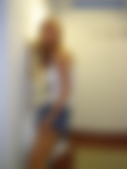 Drunk Girls Pissing In Unconventional Places/186821023dPANvO_ph.jpg