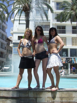 ugotitflauntit.com/08009 Laura and Friends 1_1280highres/010.jpg