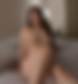 nicling/pics/20200311-174791647-Late_night_conversations_in_bed.jpg