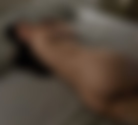 nicling/pics/20200311-174791658-Late_night_conversations_in_bed.jpg
