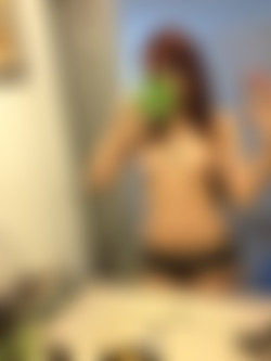 Amateur Girls with Glasses/BltS5gb.jpg