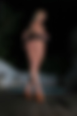 [photodromm.com] 2018-09/[photodromm.com] - 2018.09.16 - Stevie - Pool Party (x46) 2000x3000/16l.jpg