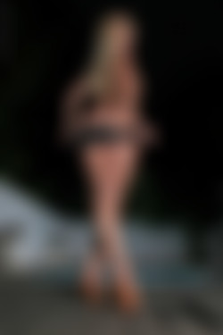 [photodromm.com] 2018-09/[photodromm.com] - 2018.09.16 - Stevie - Pool Party (x46) 2000x3000/17l.jpg